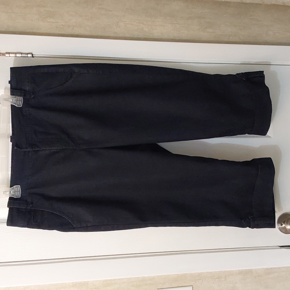 Gloria Vanderbilt  perfect fit denim capris size 16